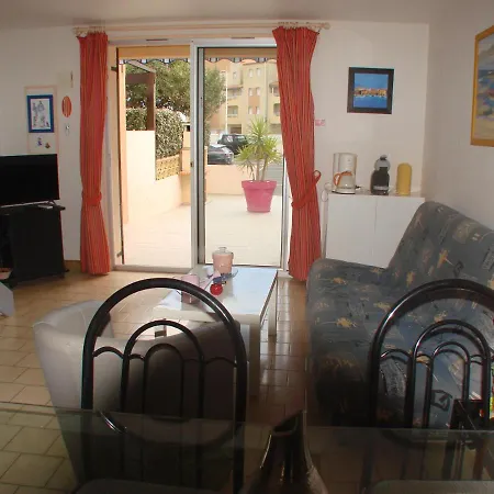 Holiday home Agreable Maison Dans Calme A 50 M Climatisee Et Wi-fi Gratuit *