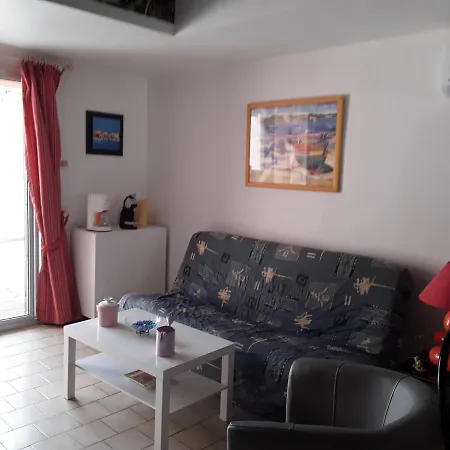 Agreable Maison Dans Calme A 50 M Climatisee Et Wi-fi Gratuit *