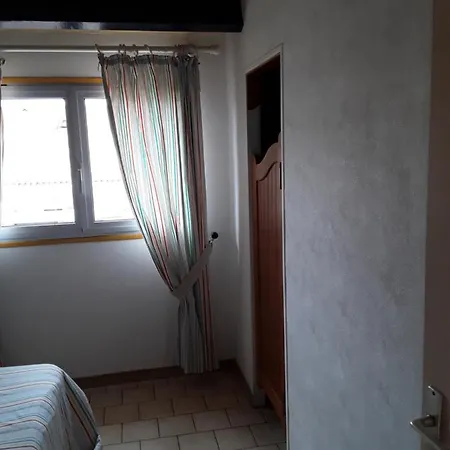 Agreable Maison Dans Calme A 50 M Climatisee Et Wi-fi Gratuit Holiday home *